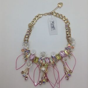 Betsey Johnson buzz off flower necklace